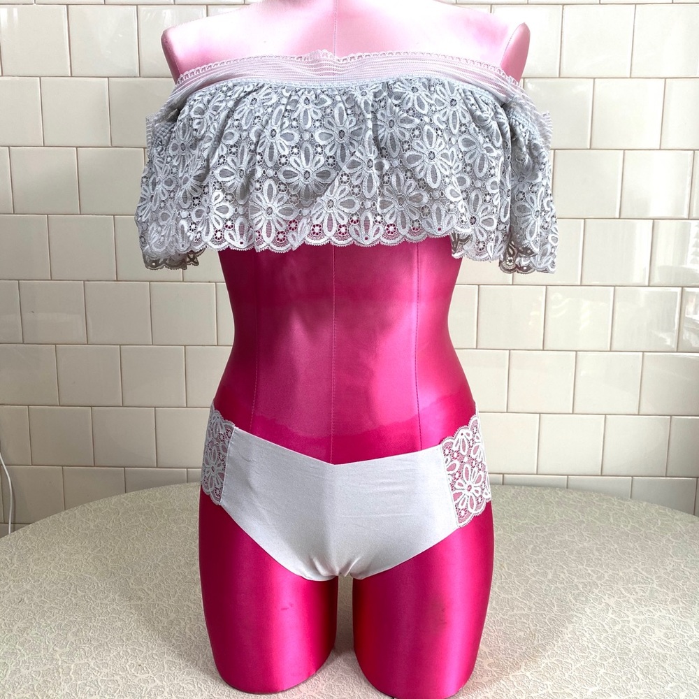 🆕 Victoria’s Secret Flounce bandeau and panty